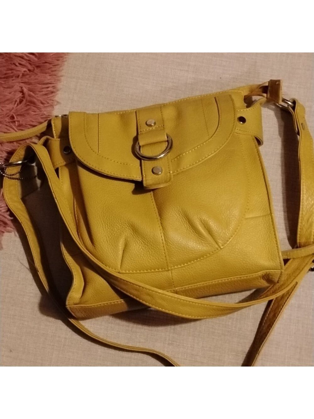 Marco Avane Shoulder Bag. Tan Yellow Leather.